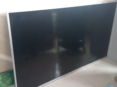 Used LED LCD flat screen TV - Urgent sale