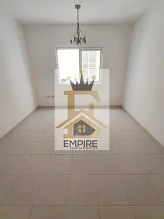 **HOT DEAL**SPACIOUS BRIGHT 1BHK APPARTMENT//WITH FREE PARKING// FAMILY BULIDING//EASY CLOSE EXIT TO