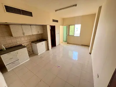استوديو _ الروضه 1 عجمان _ تكييف مركزي _ سكن عائلات _ موقع مميز _ مطبخ منفصل