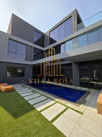 For Sale | Corner Villa – 10,000 sq ft – Near Maliha Road