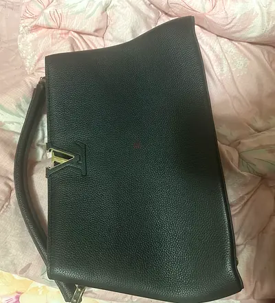 LV real leather bag good condition