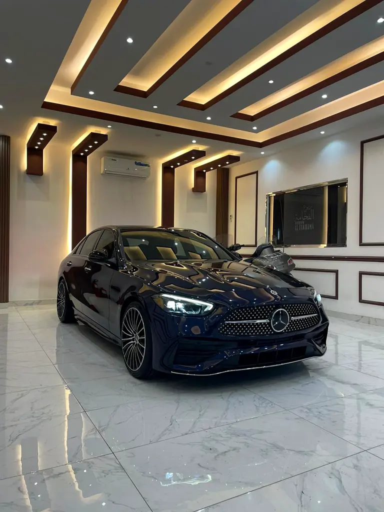 Mercedes-Benz C-Class 2023 — photo 1 of 19