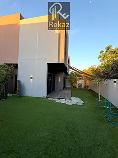 For Rent | Semi Detached 4BR Villa |Ready Garden