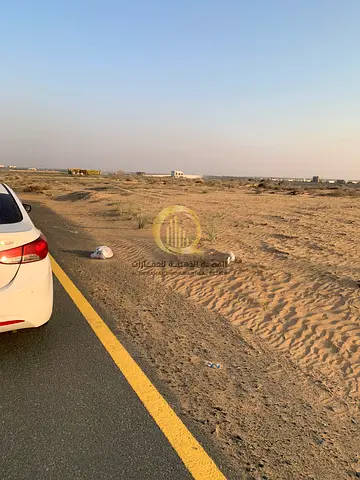 للبيع ارض سكنية في منطقة روضة القرط  موقع مميز. زاوية على شارعين 24  قرب المسجد والحديقة  تملك حر لجميع الجنسيات العربية