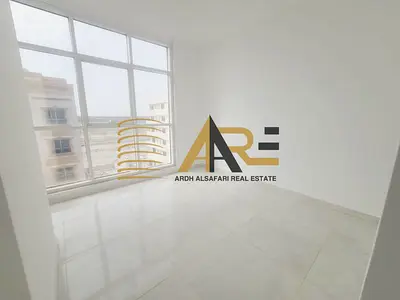 Hot offer 2bhk with balcony 2bathroom just 52k