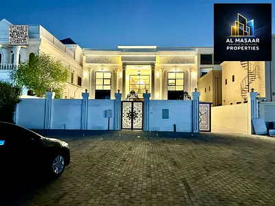 فيلا كلاكسيك 6 غرف ماستر مع رووف و مسبح و مصعد داخلى مساحة البناء7500 قدم بسعر شامل المكييفات مع تملك حر