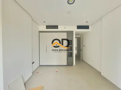Brand New building | Luxurious 1-bedroom | balcony and wardrobes