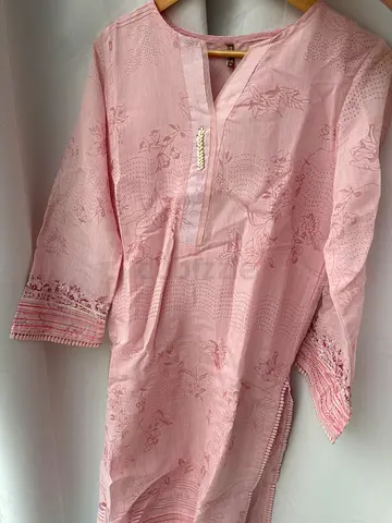 Elegant Pink Embroidered Kurta