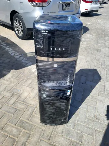 Bottom load water dispenser