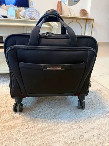 Samsonite Pro DLX 5 Business Trolley – Like New (Under Warranty)