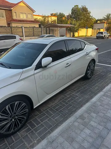2024 Nissan Altima Sl 2.5L | GCC Specifications