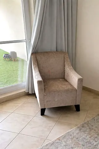 Comfortable Accent Chair – Neutral Fabric