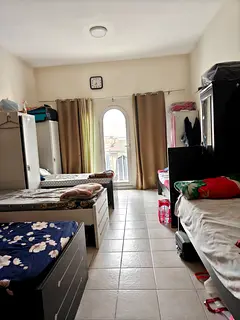 Executive single bed space available in discovery gardens