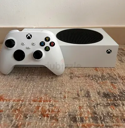 1TB Xbox Series S with Controller