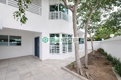 Spacious 4BR Compound Villa | Private Garden | Shared Pool | Jumeirah 2