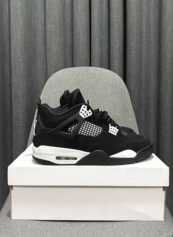 JORDAN 4 WHITE THUNDER FOR SALE- SIZE 45