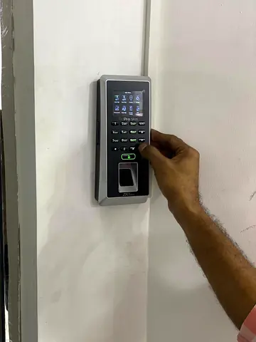 Door Access Control System — Complete Installation  Integration (Dubai)Employee attendance solution