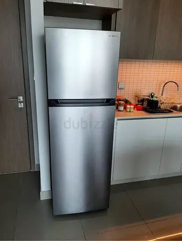 Hitachi brand fridge freezer neat and clean condition
