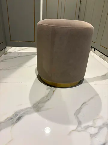 Vanity chair