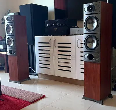 Phase Technology Floor Stand Speakers,  USA