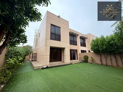 🏡 فيلا واسعة بأربع غرف نوم وحديقة كبيرة | غرفة للخادمة | فلل الزاهية، الشارقة 🏡