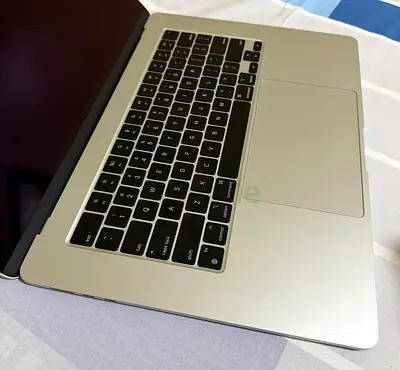 MacBook Air 15 inch 2023 Model M3