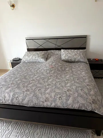 King Size Bedroom Without Mattress