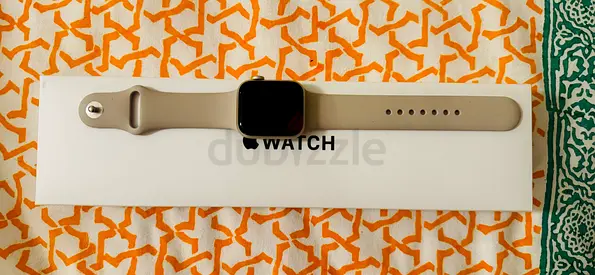 Apple Watch SE - 2nd Gen in Excellent Condition