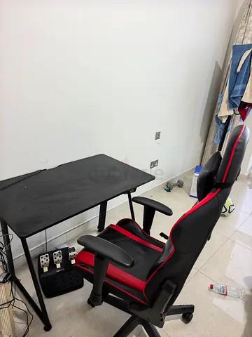 Gaming chair with tablz