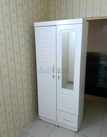 Stylish 2door wardrobe available in good for you