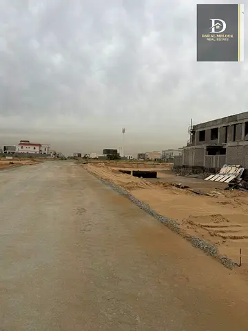 A prime opportunity for sale in Sharjah – Al Hooshi neighborhood 🔥 🏡 Land details: 📍 Location: Al Hooshi – Sharjah 📐 Area: 3,607 sq ft 🏗️ Building permit: Residential villa (ground floor + first floor