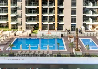 استوديو مفروش | عزيزي ريفييرا 18 | إطلالة على المسبح ووسط المدينة