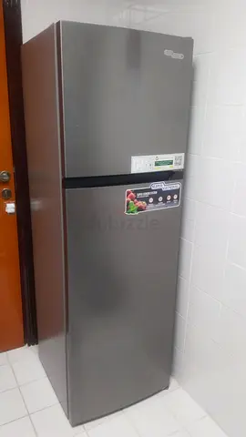 Super General SGR 13N 2-door 194 lts top-freezer refrigerator - Excellent condition