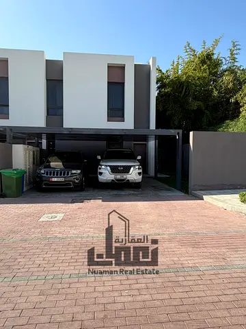 تاون هاوس مفروش بالكامل للبيع في سراب 2 – الجادة | حديقة زاوية وموقع مميز