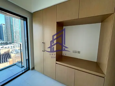 Spacious 1BR | Multiple Cheques | Prime Downtown Living