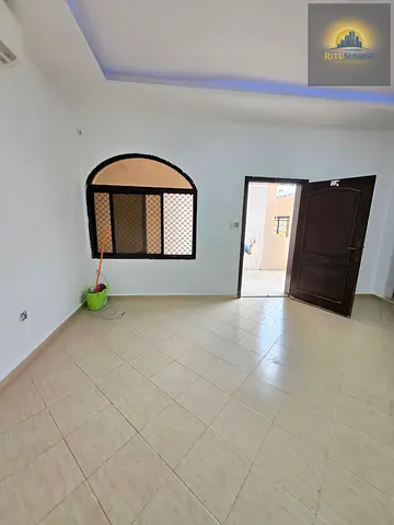 BEAUTIFUL BIG SIZE STUDIO APARTMENT AVAILABLE AT KHALIDIYA NEAR KHALIDIYA MALL READY TO MOVE