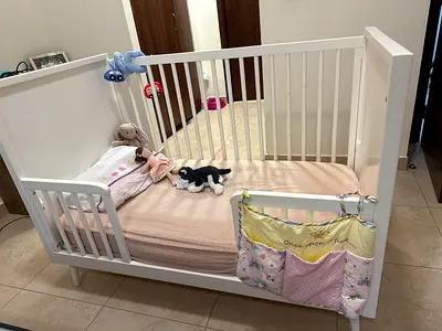 Pottery Barn convertible crib / toddler bed - gently used with  mattress