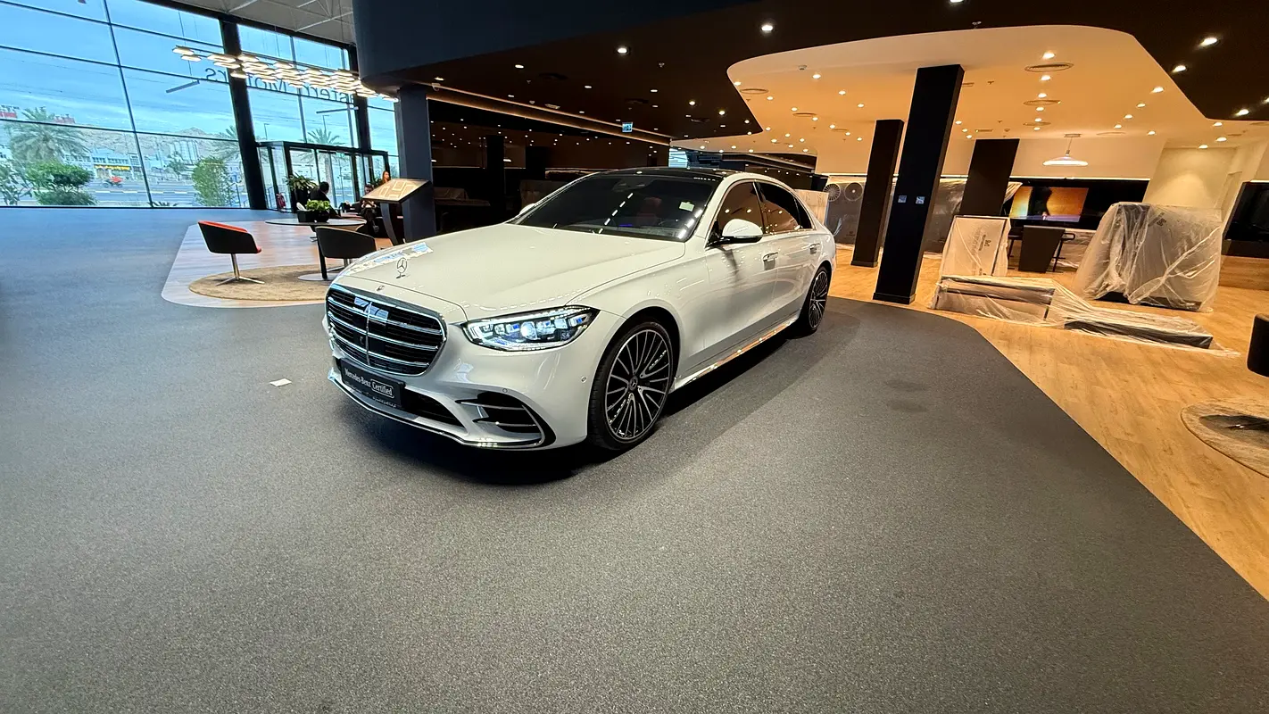 Mercedes-Benz S-Class 2025 — photo 1 of 12