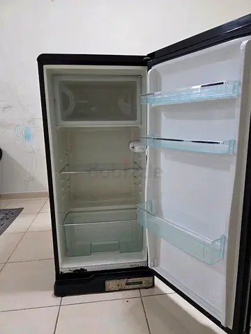 Single-door refrigerator (working)