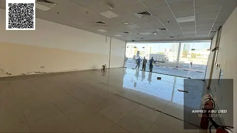 فرصة استثمارية محل يصلح لجميع الانشطة التجارية _موقع مثالي _تبلغ مساحته 670_قريب من شارع الشيخ ال مكتوم بن راشد _صيانة كاملة علي المالك السعر الافضل