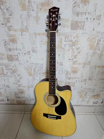 Acoustic electric guitar/ قيتار اكوستك كهربائي