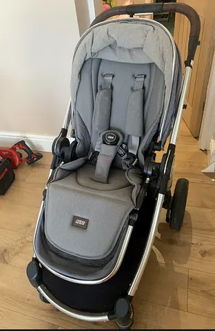 Selling mama papa stroller with bassinet