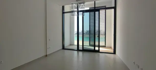📍 استوديو مميز للإيجار في مجمع سكني يُعد من أجمل وأرقى الأماكن، يتمتع بموقع استراتيجي قريب من جميع الخدمات الأساسية مثل الأسواق، المطاعم، ووسائل المو