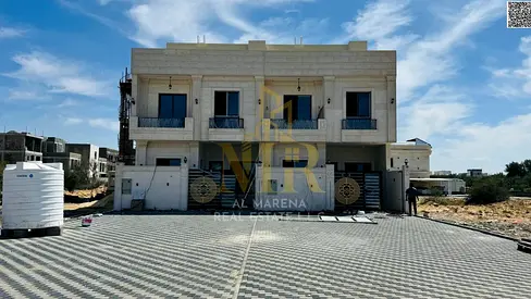 Luxury villa with European design | Two floors + roof | Special price, negotiable, including registration and ownership fees. Freehold ownership.