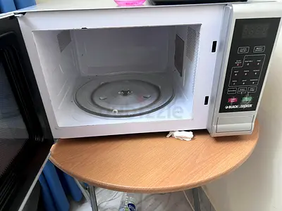 Black  Decker countertop microwave - used, working