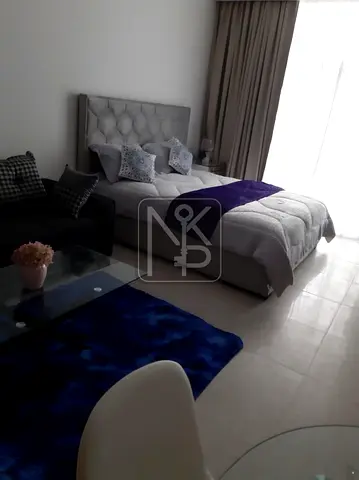 استوديو مفروش | ديفاين ريزيدنسز أرجان | الوصول إلى الشرفة والمسبح