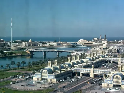 مكتب تجاري بإطلالة بحرية | تشطيبات جاهزة | المجاز 1 – شارع الملك فيصل