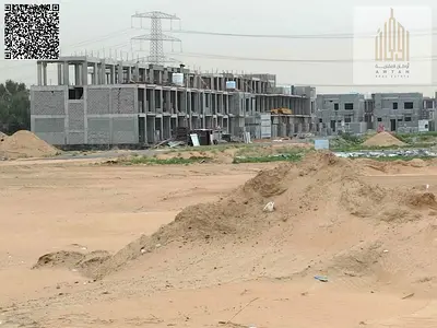 أرض للبيع، جاهزة للبناء الفوري بسعر مميز.  فلل سكنية/استثمارية للبيع في الحليو 2، عجمان.  مساحة الأرض 160 مترًا مربعًا / 1722 قدمًا مربعًا. رخصة بناء