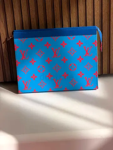 Louis vuitton men pouch