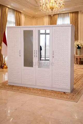Stylish 4door wardrobe available good quality